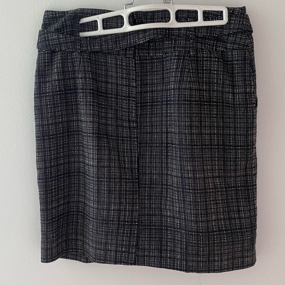 RW&CO Skirt size 4 - Picture 3 of 7